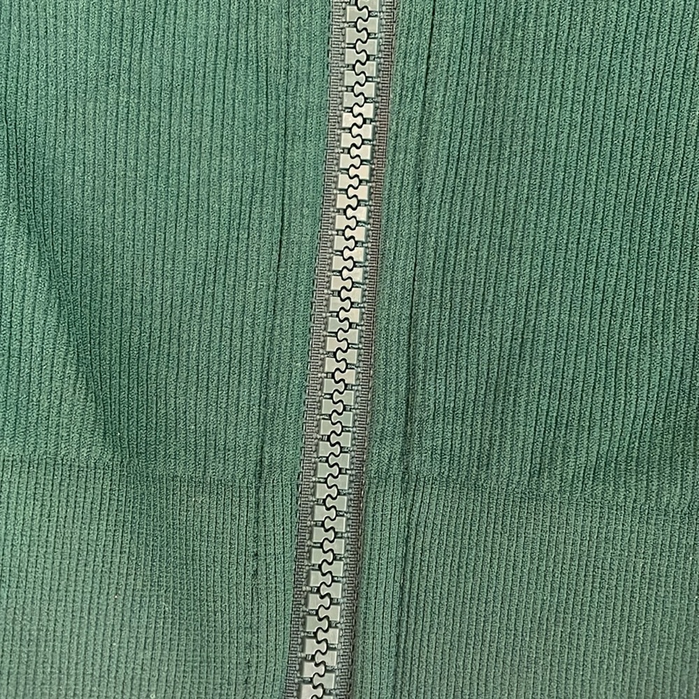 Forest Green Set Active Crop Jacket M Euc - image 4